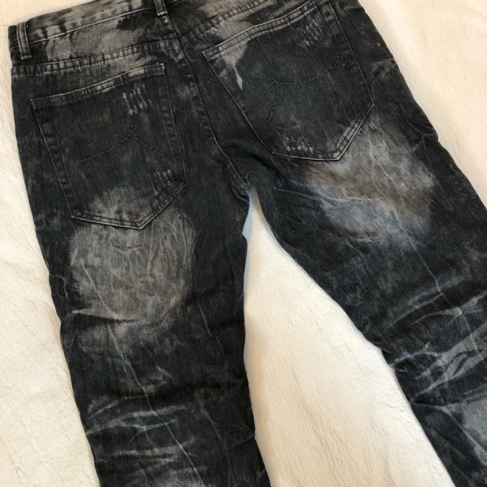 Rocawear grey distressed moto jeans.